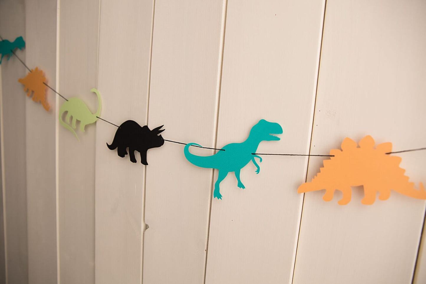Dinosaur Garland - glitterpaperscissors