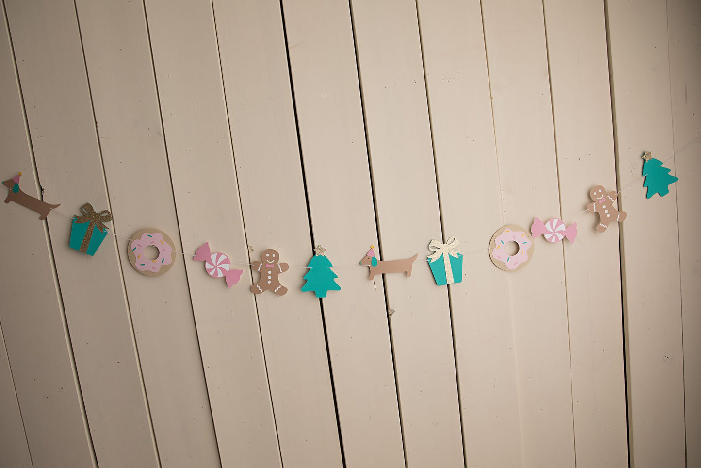 Christmas Fun Garland - glitterpaperscissors