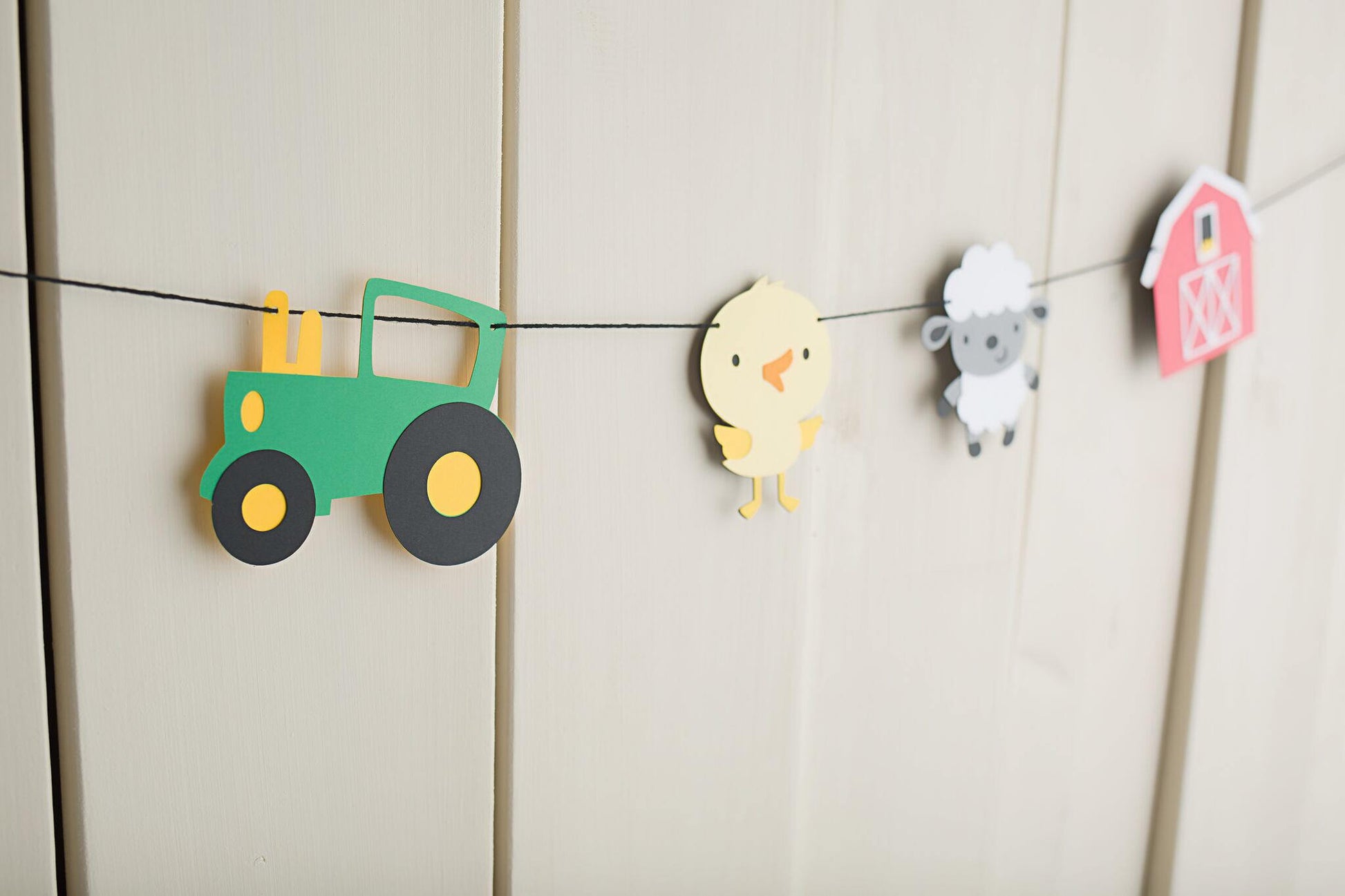 Farm Animal Garland - glitterpaperscissors