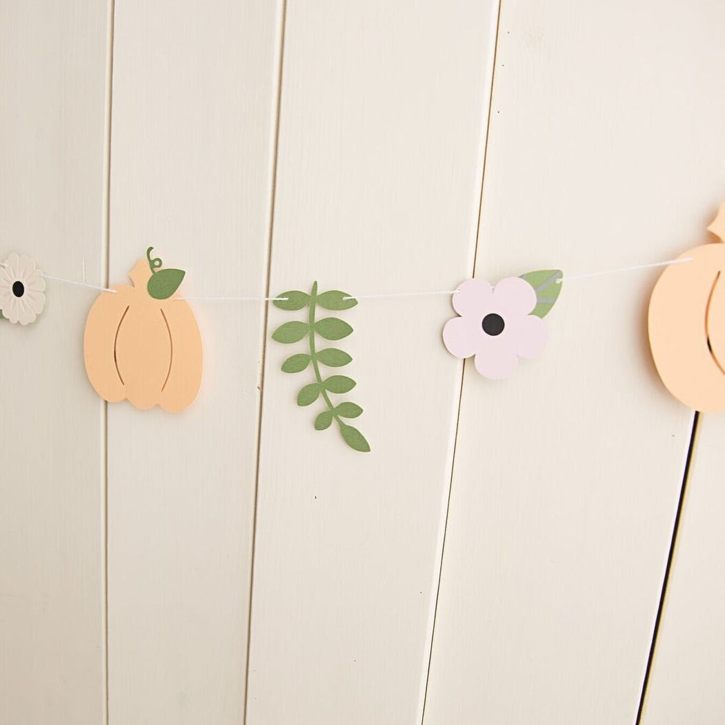 Pumpkin Garland - glitterpaperscissors