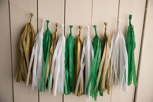 St Patricks Day Tassels - glitterpaperscissors