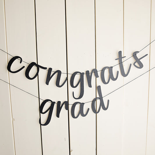 Congrats Grad Banner - glitterpaperscissors
