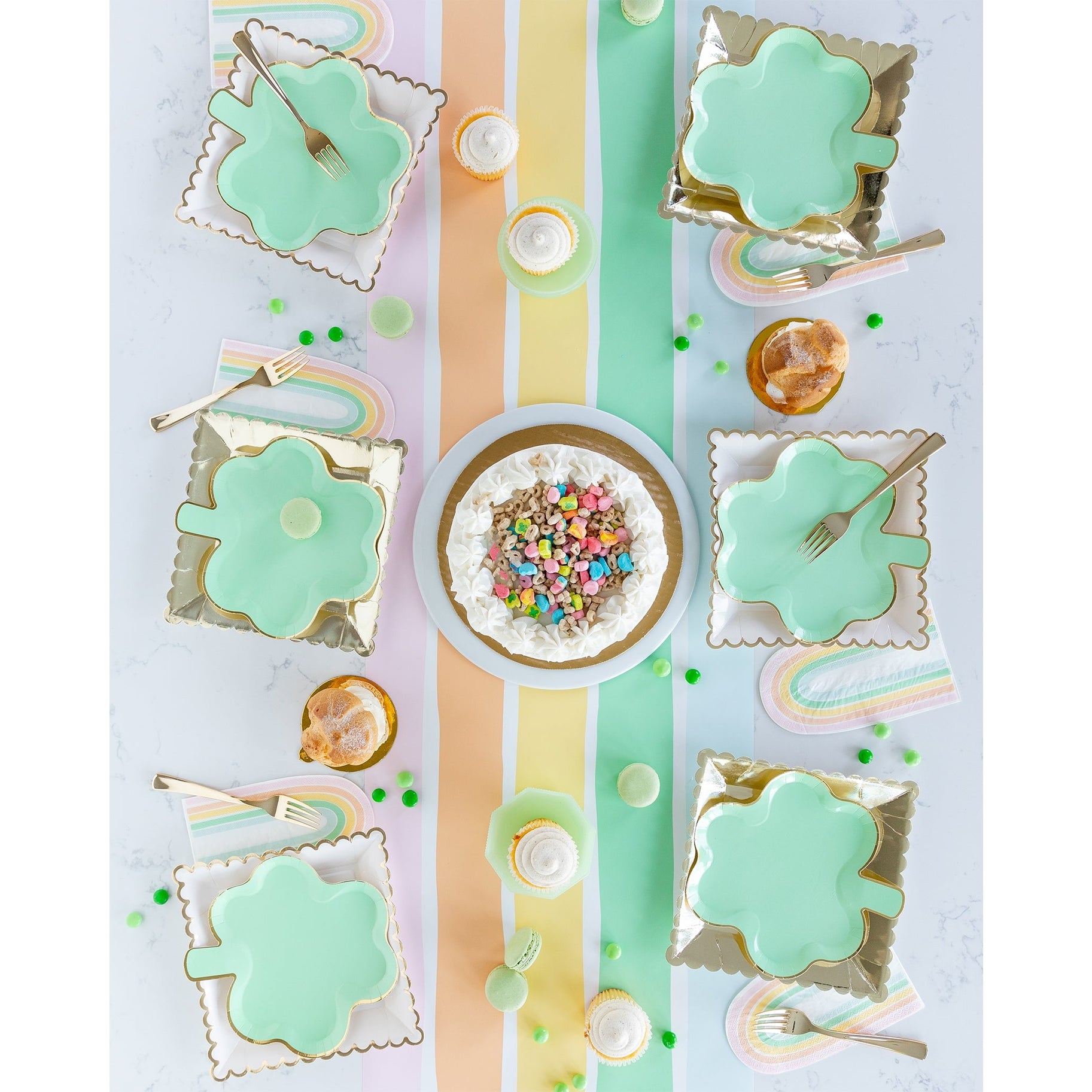 st patricks day styled table clover plate