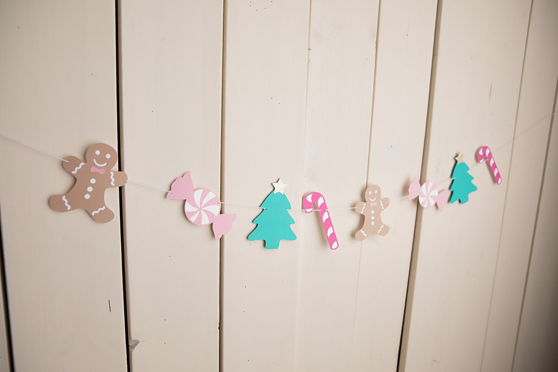 Christmas Sweet Treats Garland - glitterpaperscissors